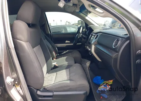 2014 Toyota Tundra Sr5 5.7L V8 z USA, uszkodzony, nr VIN 5TFEY5F12EX171780